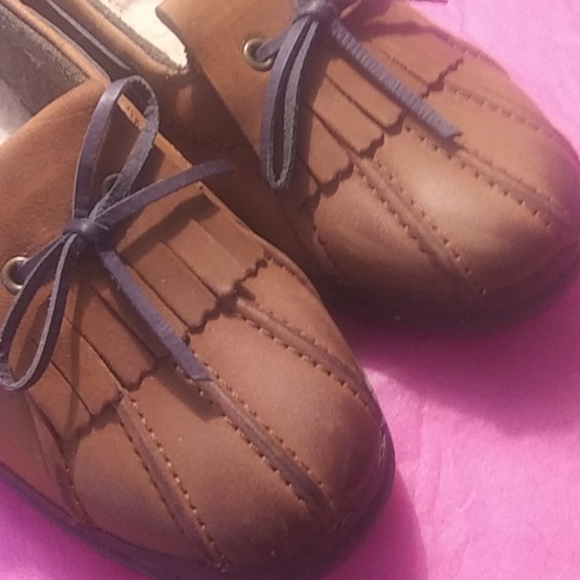 UGG AUSTRALIAN (Size 7.5) Women's - Picture 2 of 7